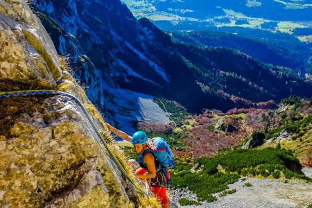 Zu den schönsten Kletterrouten gehören der Predigtstuhl, die Goinger Halten oder die Karlspitzen. Bergsteiger sollten hier e...
