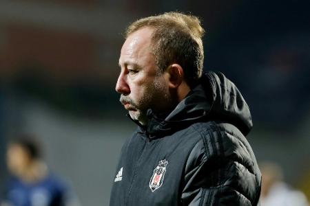 Nach 0:5 beim BVB: Farke als neuer Besiktas-Coach im Gespräch Nach 0:5 beim BVB: Farke als neuer Besiktas-Coach im Gespräch