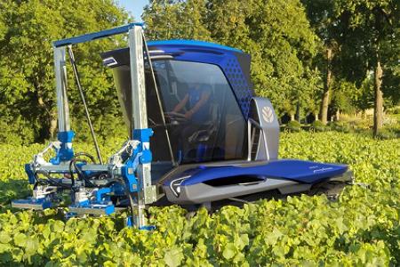 12/2021, New Holland Straddle Tractor Concept