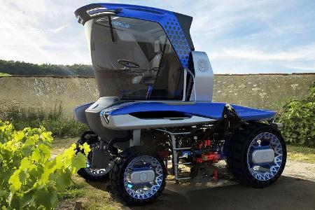 12/2021, New Holland Straddle Tractor Concept