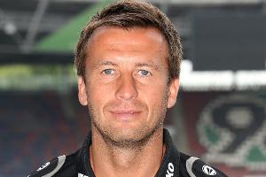 Dabrowski bleibt Cheftrainer von Hannover 96