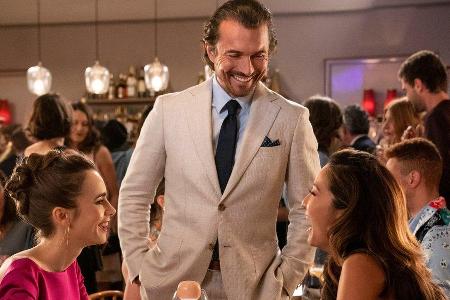 Lily Collins, William Abadie, Ashley Park