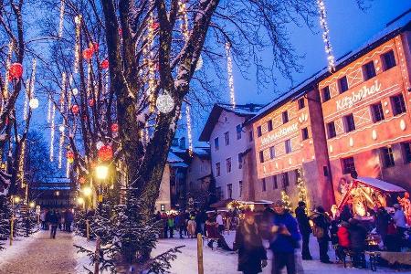 Zum 750. Jubiläum präsentiert sich die Kitzbüheler Innenstadt in einem besonderen Licht.