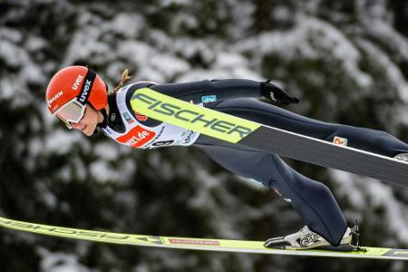 Skispringen: Althaus nur von Überfliegerin Kramer geschlagen Skispringen: Althaus nur von Überfliegerin Kramer geschlagen