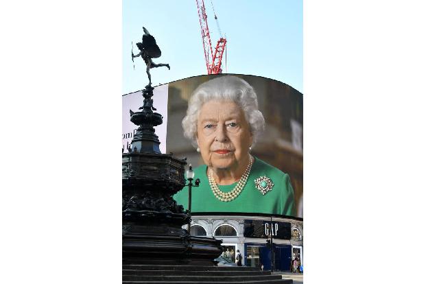 Ein Einstellung, die selbst bei königstreuen Briten zunehmend auf Unverständnis stößt - zumal sich das Thema einfach nicht a...