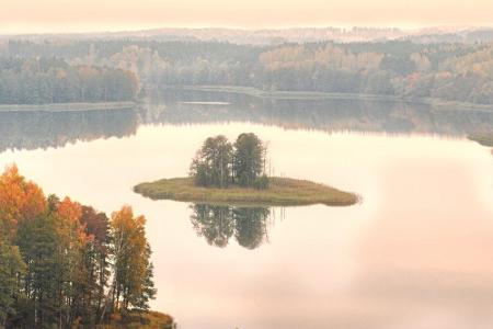 Im nördlichen Polen befindet sich die Region Masuren. Es handelt sich dabei um die größte zusammenhängende Seenlandschaft de...