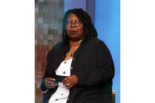Caryn Johnson? Nie gehört! Die Schauspielerin ist besser unter ihrem Namen Whoopi Goldberg bekannt, der ihr angeblich gegebe...
