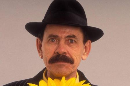 John Paul Larkin (1942-1999) alias Scatman John fand Heilung in der Musik. Allerdings traute er sich erst zu singen, als er ...