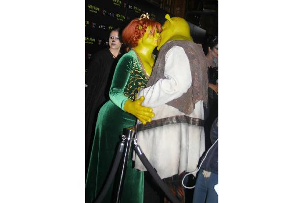 ...bereits im Vorjahr verfolgte. Da verwandelte sich Tom und Heidi in Shrek und Fiona.