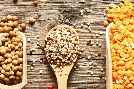 In Hülsenfrüchten wie Erbsen, Linsen und Bohnen sind sogenannte Saponine enthalten, die eine antibiotische Wirkung haben und...