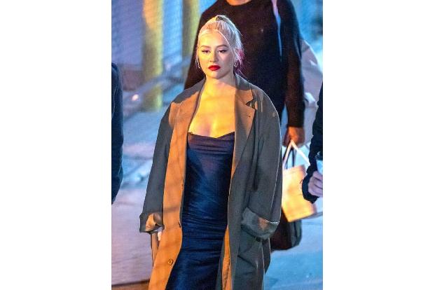 …wie Christina Aguilera. Wie bei Alex Mariah Peter fluktiert auch bei ihr das Gewicht um die 20-Kilo-Marke — sehr menschlich!