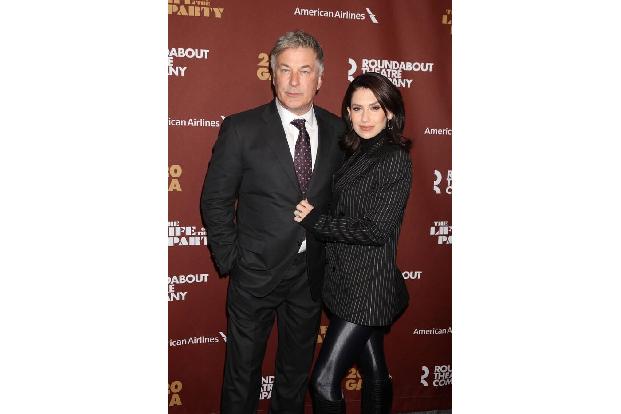 Am fünften Hochzeitstag juckte es Schauspieler Alec Baldwin und seine Frau Hilaria in den (Ring)-Fingern und sie feierten de...