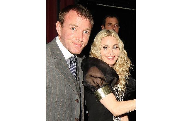 Acht Jahre lagen zwischen der ersten und der zweiten Hochzeit von Guy Richie und Madonna. Bis zur Scheidung dauerte es ansch...