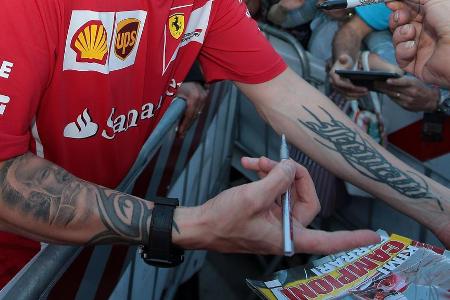 Frage: 'Kimi, du hast ein heißes Tattoo auf dem Arm - was ist das?'. Antwort: 'Es ist ein Tattoo.' Frage: 'Und was bedeutet ...