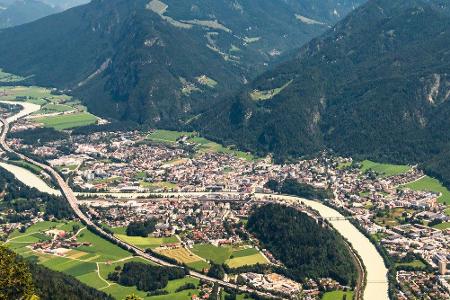 Zu den Kufsteiner Hausbergen zählt der Pendling, welcher mit seinen 1.563 Metern ein beliebtes Ziel abgibt. An klaren Tagen ...