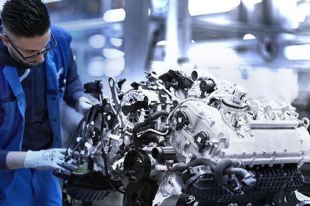 BMW V8 Motor Bau Produktion