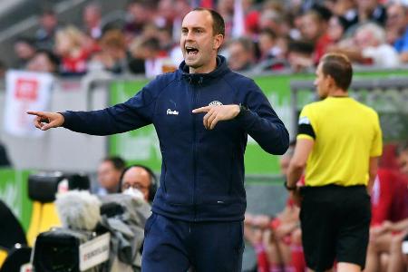 Übereinstimmenden Medienberichten zufolge der Top-Kandidat bei Werder. War schon als Kohfeldt-Nachfolger im Gespräch, hielt ...