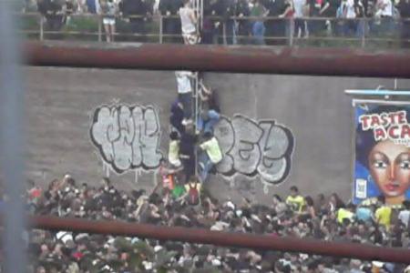 ...für die Katastrophe auf der Duisburger Love Parade im Jahre 2010 verantwortlich, als 21 Menschen auf engstem Raum zusamme...