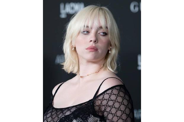 Billie Eilish ist zwar genau zehn Jahre jünger als Selena, hat aber bereits sieben Grammys im Regal stehen. Ende Januar könn...