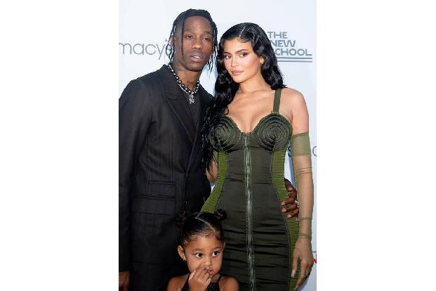 Kylie Jenner sorgte einmal mehr für Aufsehen, als sie und ihre dreijährige Tochter Stormi auf Instagram mit beinahe identisc... Kylie Jenner sorgte einmal mehr für Aufsehen, als sie und ihre dreijährige Tochter Stormi auf Instagram mit beinahe identisc...