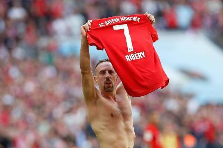 Absolvierte insgesamt 425 Pflichtspiele für den FC Bayern. War über mehr als zehn Jahre auf dem linken Flügel gesetzt und da...