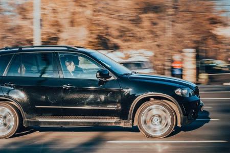 Für mehr als die Hälfte der Befragten (54 Prozent) hat sich an der Nutzung ihres Autos durch die Pandemie nichts geändert. G...