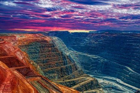 Die Super-Pit-Goldmine im Südwesten Australiens gehört zu den Giganten unter den Minen. Die Ausmaße: 3,5 Kilometer lang, 1,5...