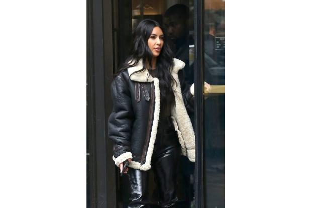 Ihre Schwester büffelt derweil noch: Kim Kardashian hofft, eines Tages in die Fußstapfen ihres berühmten Vaters zu treten, S...