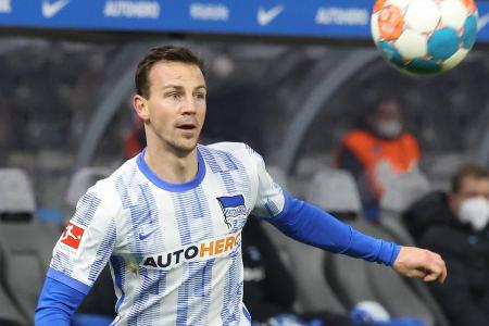 War bei der Hertha in vielen Szenen der Ruhepol. Bot einen umsichtigen Auftritt an und brachte mit dem Ball Ruhe ins Spiel. ...