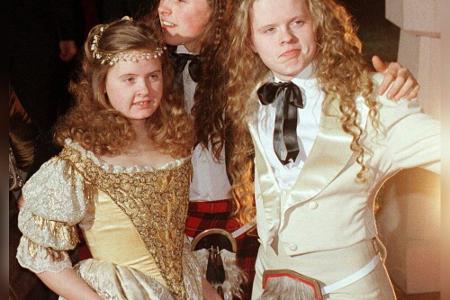 Am 15. April verstarb Kelly-Family-Mitglied Barby Kelly mit nur 45 Jahren. Laut ihrer Familie sei die Musikerin krank gewese...