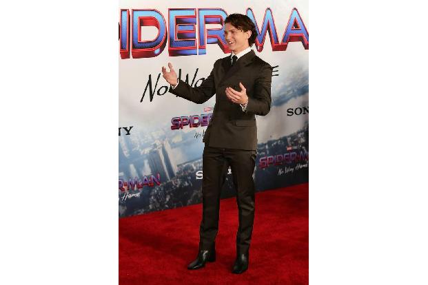 Alle Augen auf Peter Parker: Tom Holland schlüpft erneut in das Kostüm des Spinnenmanns. 'Spider-Man: No Way Home' ist der d... Alle Augen auf Peter Parker: Tom Holland schlüpft erneut in das Kostüm des Spinnenmanns. 'Spider-Man: No Way Home' ist der d...
