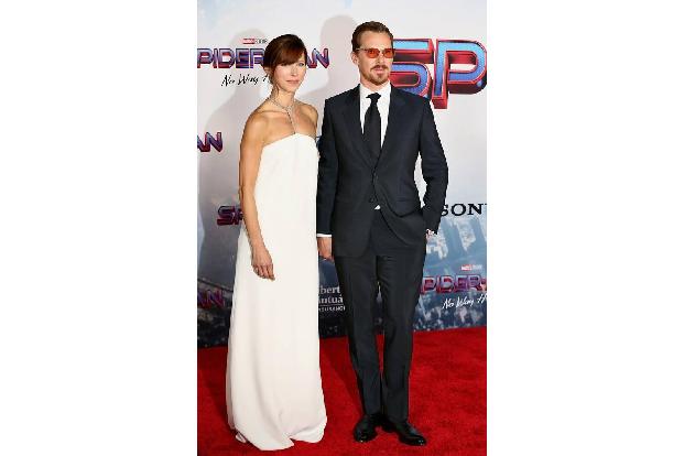 Der Darsteller erschien an der Seite seiner Frau Sophie Hunter zur Premiere.