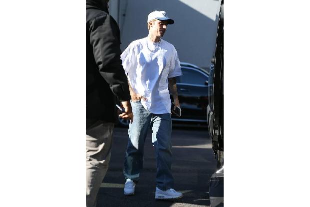 Das sah ein paar Jahre später schon anderes aus. 2017 meldeten sich gleich eine ganze Reihe Stars — darunter Drake, Justin B...