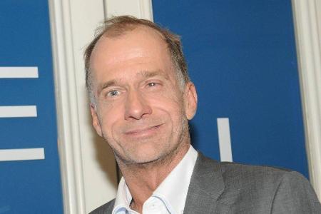 Schauspieler Georg Uecker (59) bestätigte im Sommer 2016, dass er schon seit mindestens 25 Jahren HIV-positiv sei. 