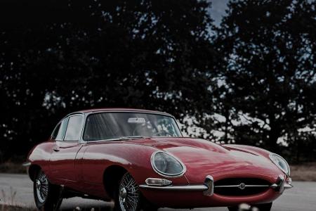 Der legendäre Jaguar E-Type feierte 2021 seinen 60. Geburtstag. Die Stilikone der 1960er Jahre wurde von Jaguar zum Jubiläum...