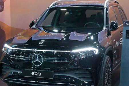 Auf der Shanghai Motor Show stellte Mercedes 2021 seinen vollelektrischen SUV EQB vor. Die Weltpremiere war vielbeachtet, mi...