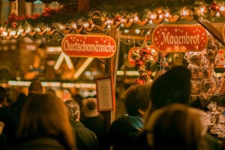 Den sechsten Platz belegt ebenfalls eine deutsche Stadt. Auch der Frankfurter Weihnachtsmarkt zählt zu den ältesten in Deuts...