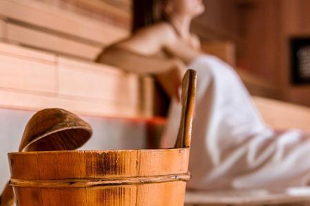 Viele Thermen haben trotz Corona-Pandemie geöffnet - dank 2G-Plus-Regel steht dem Saunieren in diesem Winter nichts entgegen... Viele Thermen haben trotz Corona-Pandemie geöffnet - dank 2G-Plus-Regel steht dem Saunieren in diesem Winter nichts entgegen...