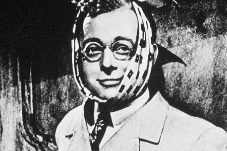 Aus dem erfolgreichen Schriftsteller Dr. Johannes Pfeiffer (Heinz Rühmann) ist in 