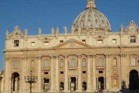 Traditionell richtet der Papst am 1. Weihnachtsfeiertag eine Friedensbotschaft an die Welt und spendet den Segen 