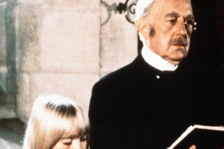 Der Earl of Dorincourt lässt seinen kleinen Enkel Ceddie aus Amerika nach England kommen, um ihn auf seinem Schloss standesg...