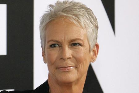 Jamie Lee Curtis beweist ebenfalls, dass graue, kurze Haare keineswegs älter machen müssen.