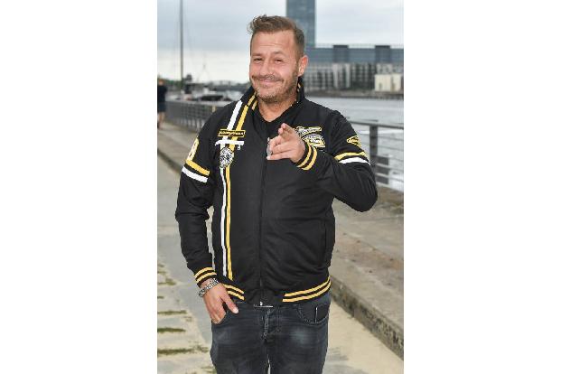 Willi Herren startete seine Karriere in der 'Lindenstraße', war auch als Stimmungssänger unterwegs.
Im April wurde der Star ... Willi Herren startete seine Karriere in der 'Lindenstraße', war auch als Stimmungssänger unterwegs.
Im April wurde der Star ...
