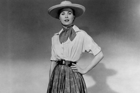 Noch eine Stilikone, für die Gucci ein Stück entwarf: Grace Kelly besuchte in den 60ern eine Gucci-Boutique, um ein Halstuch...