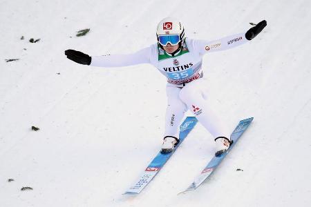 Vor zwei Jahren reichten Lindvik zwei Tagessiege nicht zum Gesamterfolg, im Vorjahr landete er nach Platz drei in Oberstdorf...
