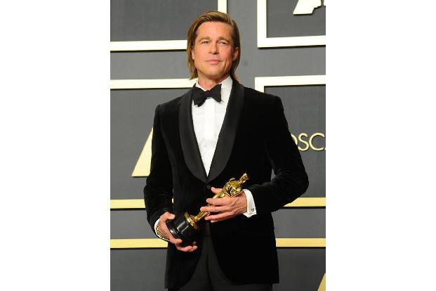 Doch auch internationale Stars kommen gut ohne Social Media aus, ohne dass es ihrem Image schadet. Brad Pitt ließ sich 2013 ...