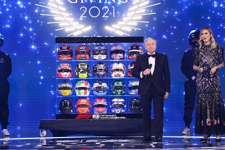FIA-Präsident Jean Todt führt durch den Abend.