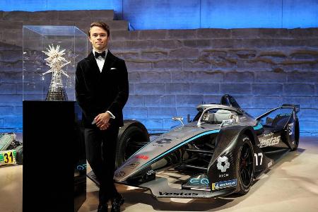 Auch in anderen Rennserien werden Preise vergeben: Nyck de Vries hat im Mercedes in dieser Saison die Formel E gewonnen ...