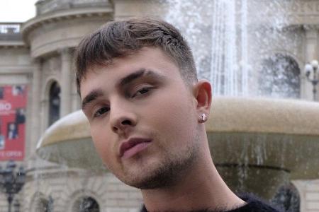 Aus dem Tonstudio direkt aufs Tanzparkett geht es für Mike Singer (21). Der erfolgreiche Musiker, dem der Paartanz Sorgen be...