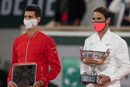 Während Djokovic vorläufig auf freiem Fuß ist, setzt sich Rafael Nadal dafür ein, dass sein Kollege am Turnier teilnehmen ka...